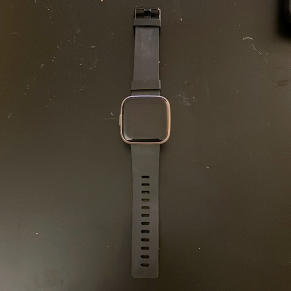 Fitbit Versa 2 - Picture 1 of 3